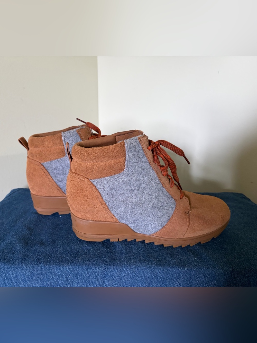 Sorel Evie Sundance Catalog Style Ankle Lace Wedge Boots Women 9.5 Brown Sued